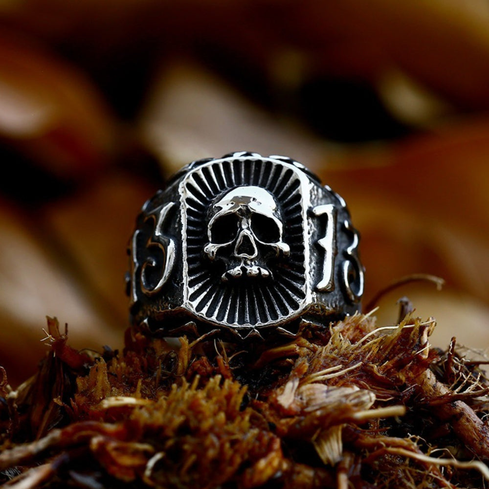 [ LINK_#13X ] LUCKY 13 SKULL SHIELD RING