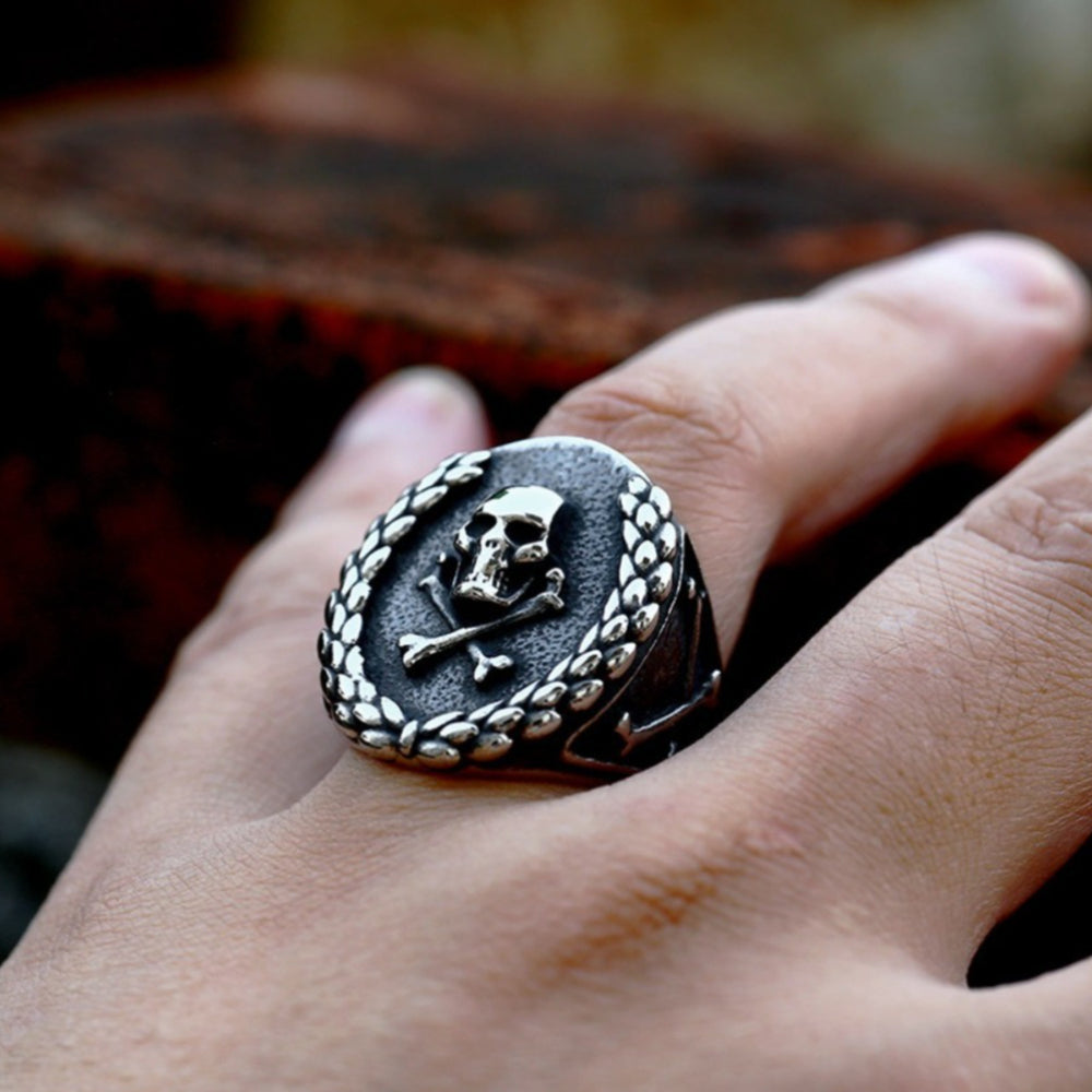 [ FIREWALL_#05D ] LAUREL WREATH SKULL SIGNET