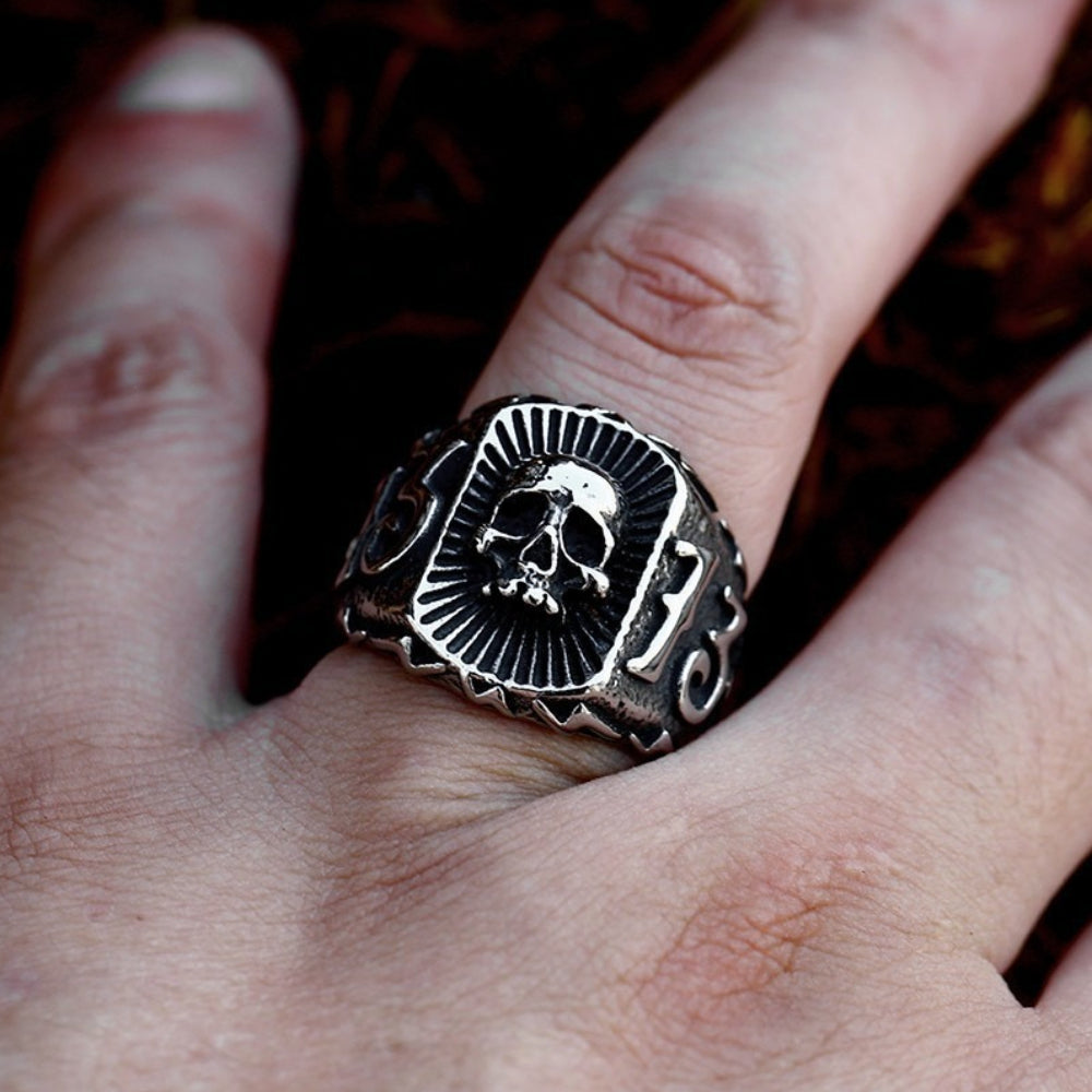 [ LINK_#13X ] LUCKY 13 SKULL SHIELD RING
